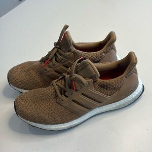 Men’s Ultraboost in unique color way sz 9.5